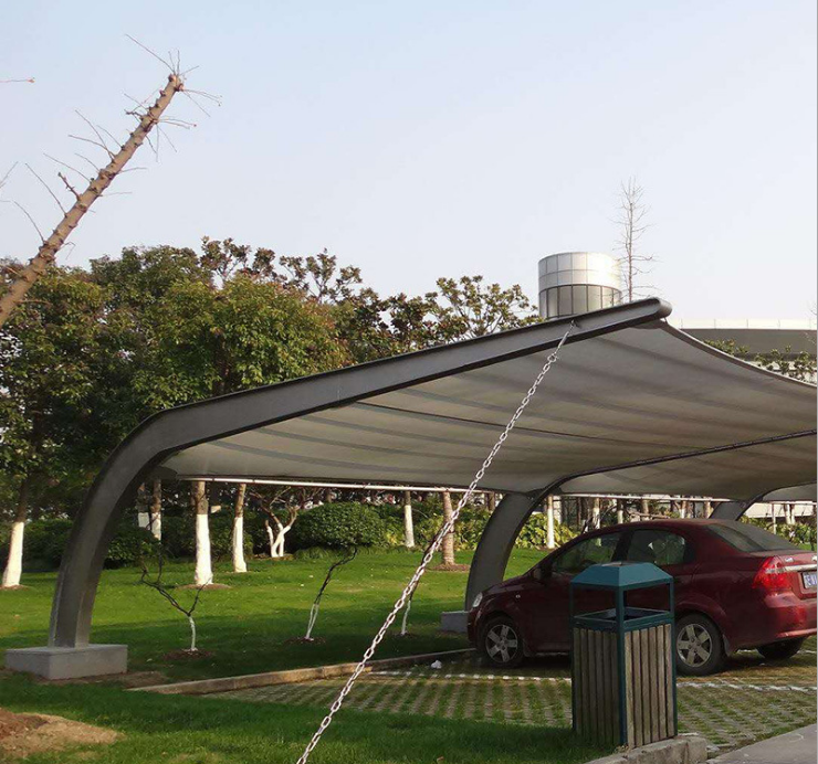 膜結構停車棚